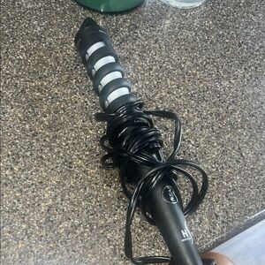 & Other Stories Black Curling Iron